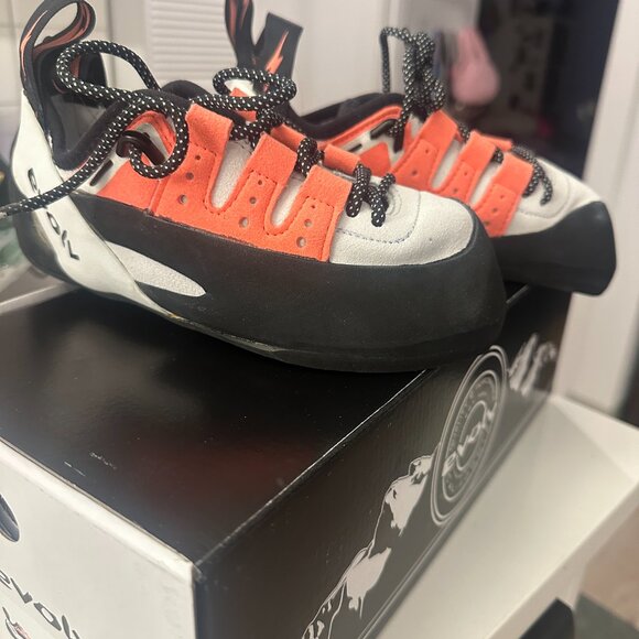 Evolv Geshido Lace W Rock Climbing Shoes (Womens) - Picture 2 of 3